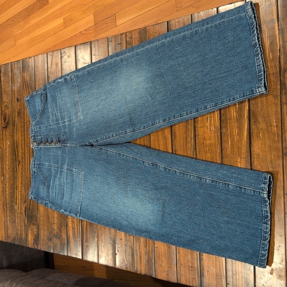 Veronica Beard Crosbie Wide Leg Crop Jean - Picture 4 of 10